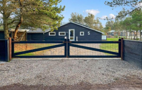 Beautiful Home In Blåvand With Kitchen
